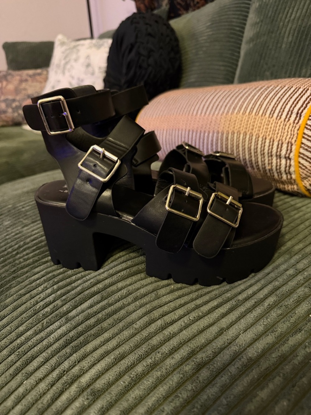 Women's Black Chunky Platform Buckle Sandals Size 7
